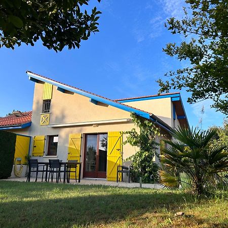 Jolie Maison De Vacances Avec Terrasse Et Jardin سان جوليان-أون-بورن المظهر الخارجي الصورة