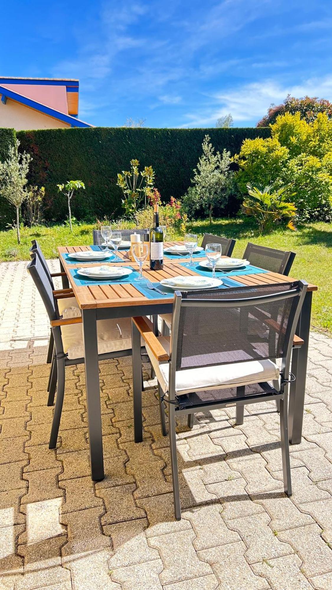 Jolie Maison De Vacances Avec Terrasse Et Jardin سان جوليان-أون-بورن المظهر الخارجي الصورة